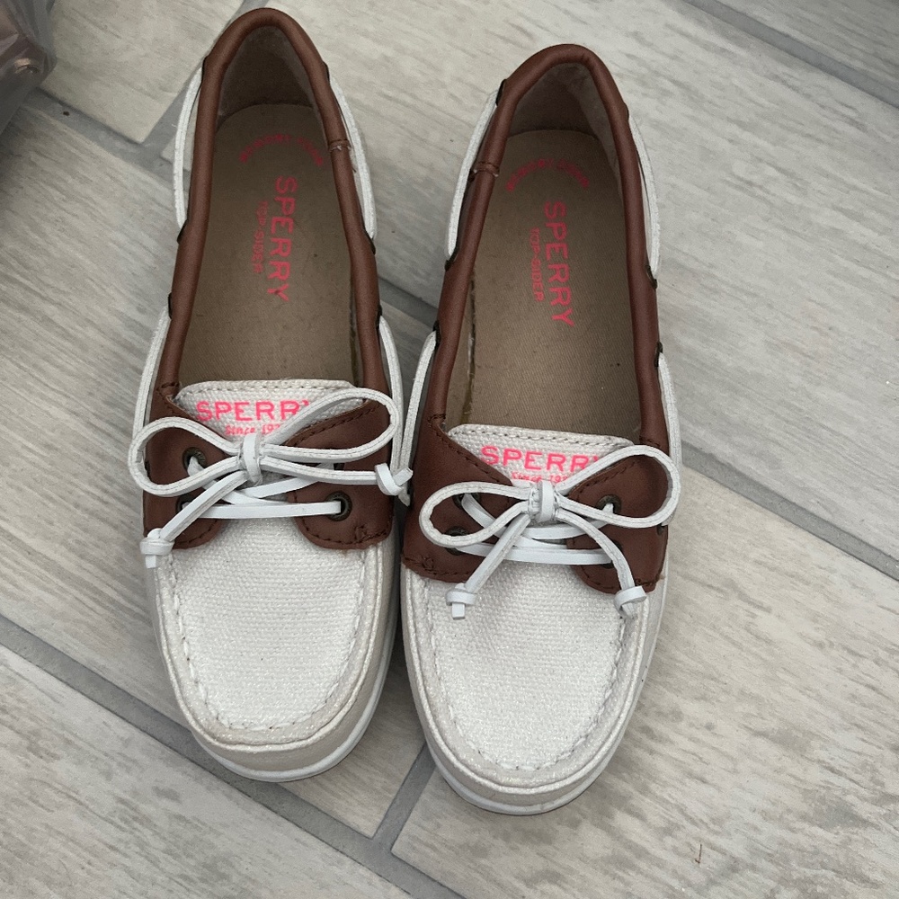Girls sperry boat shoes